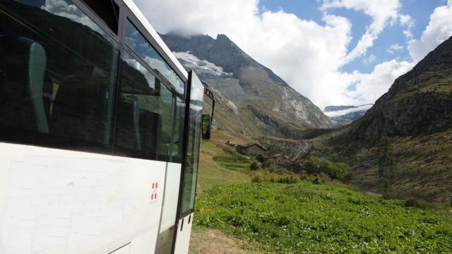 Airpot shuttle + train station shuttle: Altibus