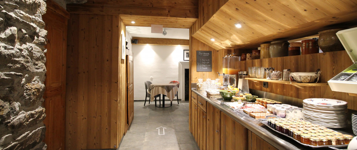 BUFFET - HOTEL LE CRET ROND - VALLOIRE LES VERNEYS - VALLOIRE RESERVATIONS