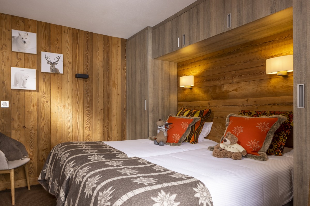 chambre-3-hotel-le-christiania-valloire-centre-valloire-reservations-554