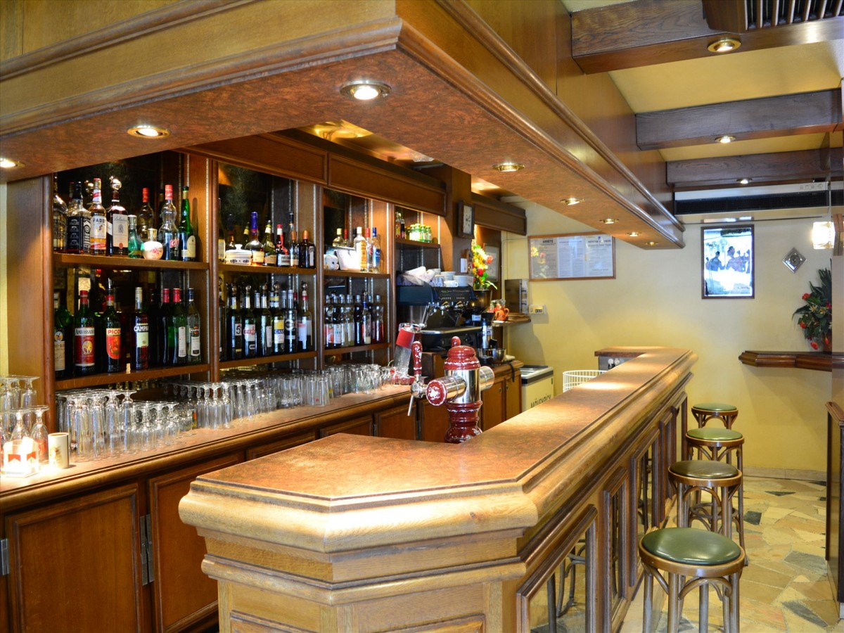 Aiguille Noire Bar