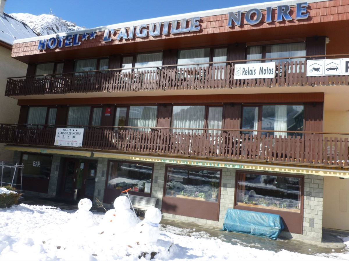 Aiguille Noire Winter exterior view