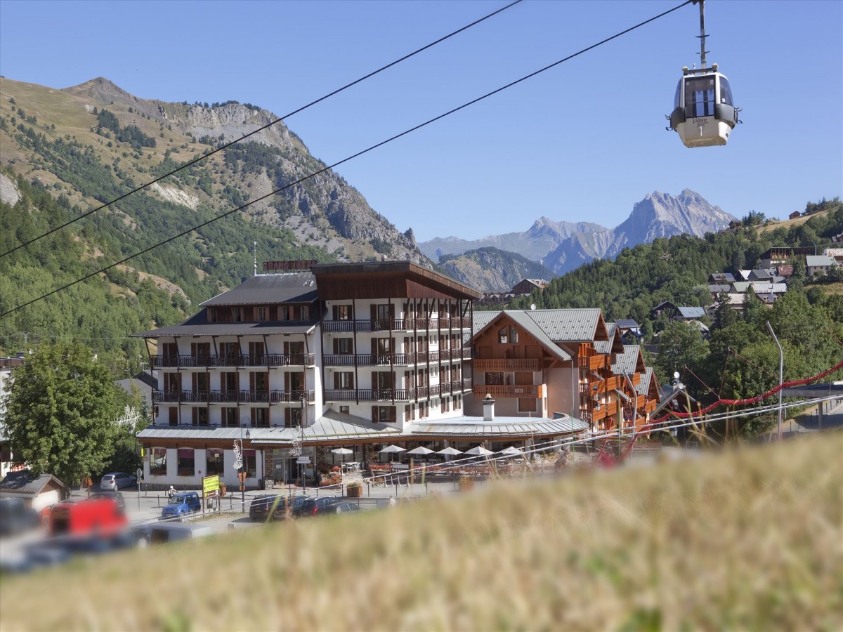 Grand Hôtel Summer exterior view