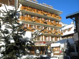 Hotel Le Centre Winter exterior view