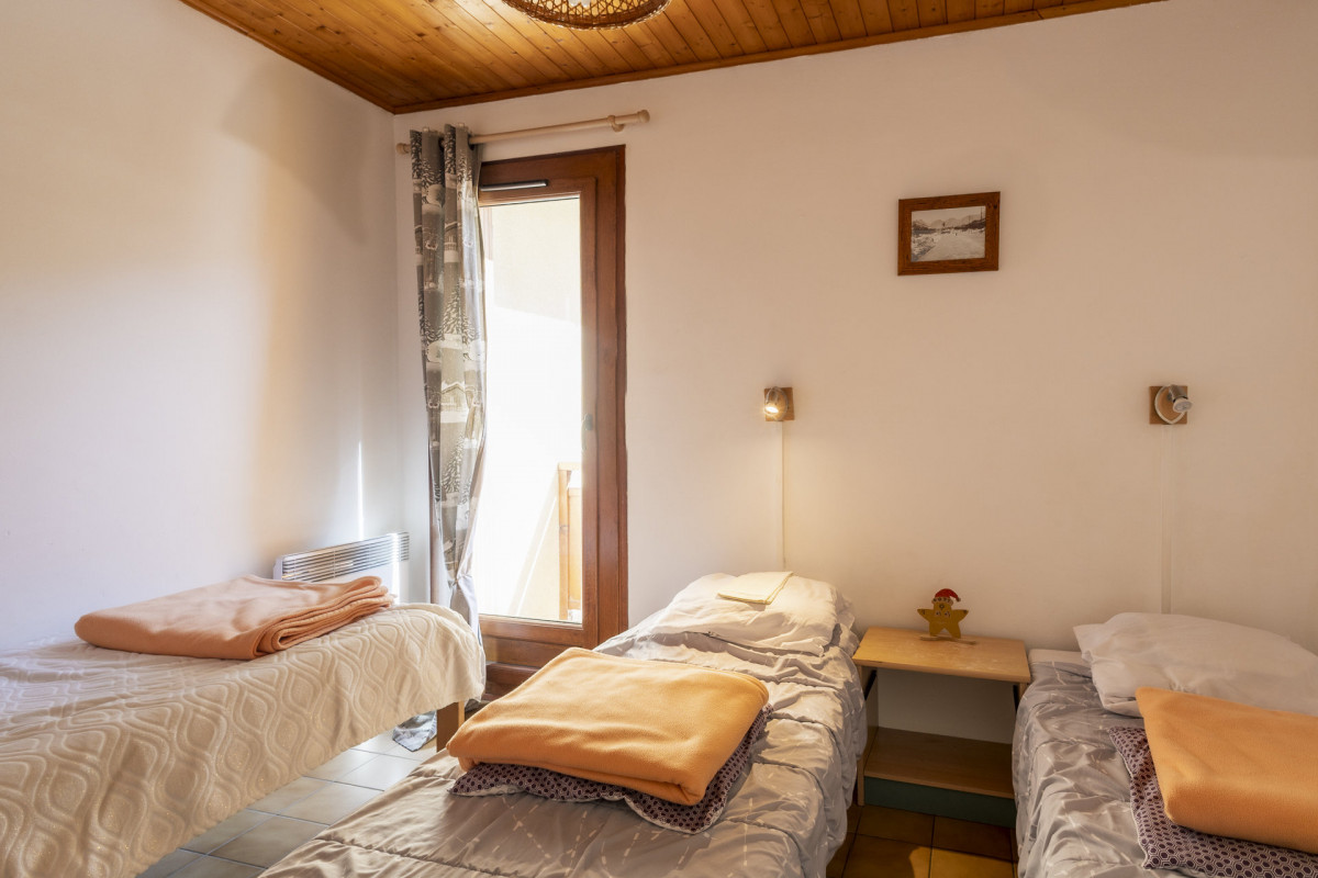 CHAMBRE 2 - APPARTEMENT ALPAGES 3- VALLOIRE CENTRE