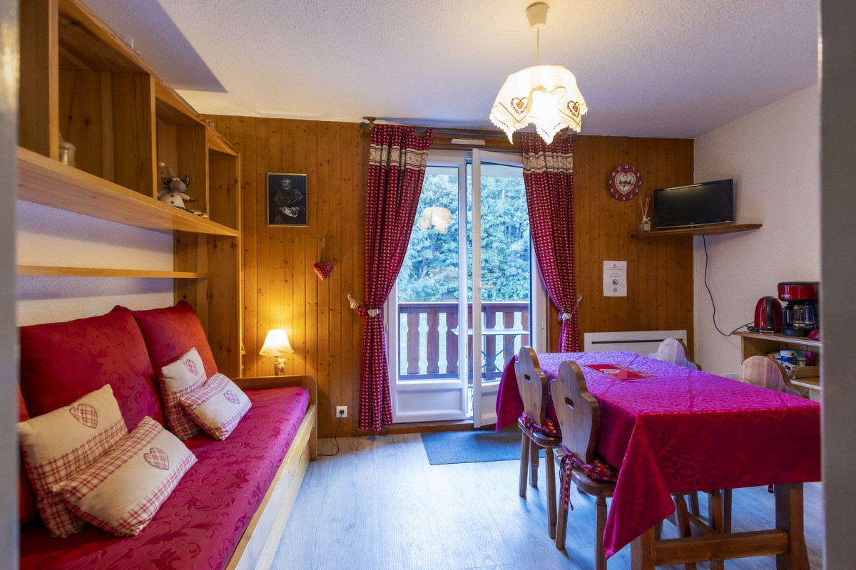 PIECE DE VIE - STUDIO BETELGEUSE 62 - VALLOIRE CENTRE - VALLOIRE RESERVATIONS PIECE DE VIE - STUDIO BETELGEUSE 62 - VALLOIRE CENTRE - VALLOIRE RESERVATIONS