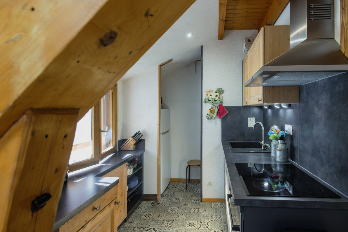 COIN CUISINE - APPARTEMENT BON ACCUEIL 26 27 VALLOIRE CENTRE