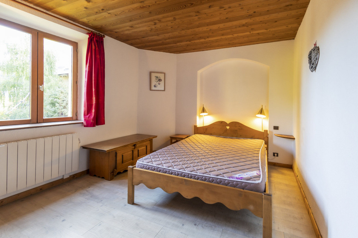 CHAMBRE 1 - APPARTEMENT CHALET 1 - VALLOIRE CENTRE