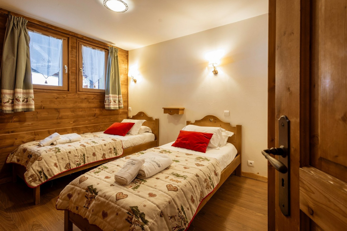 CHAMBRE - APPARTEMENT LES FERMES DU PLANET 2 - VALLOIRE LES VERNEYS CHAMBRE - APPARTEMENT LES FERMES DU PLANET 2 - VALLOIRE LES VERNEYS