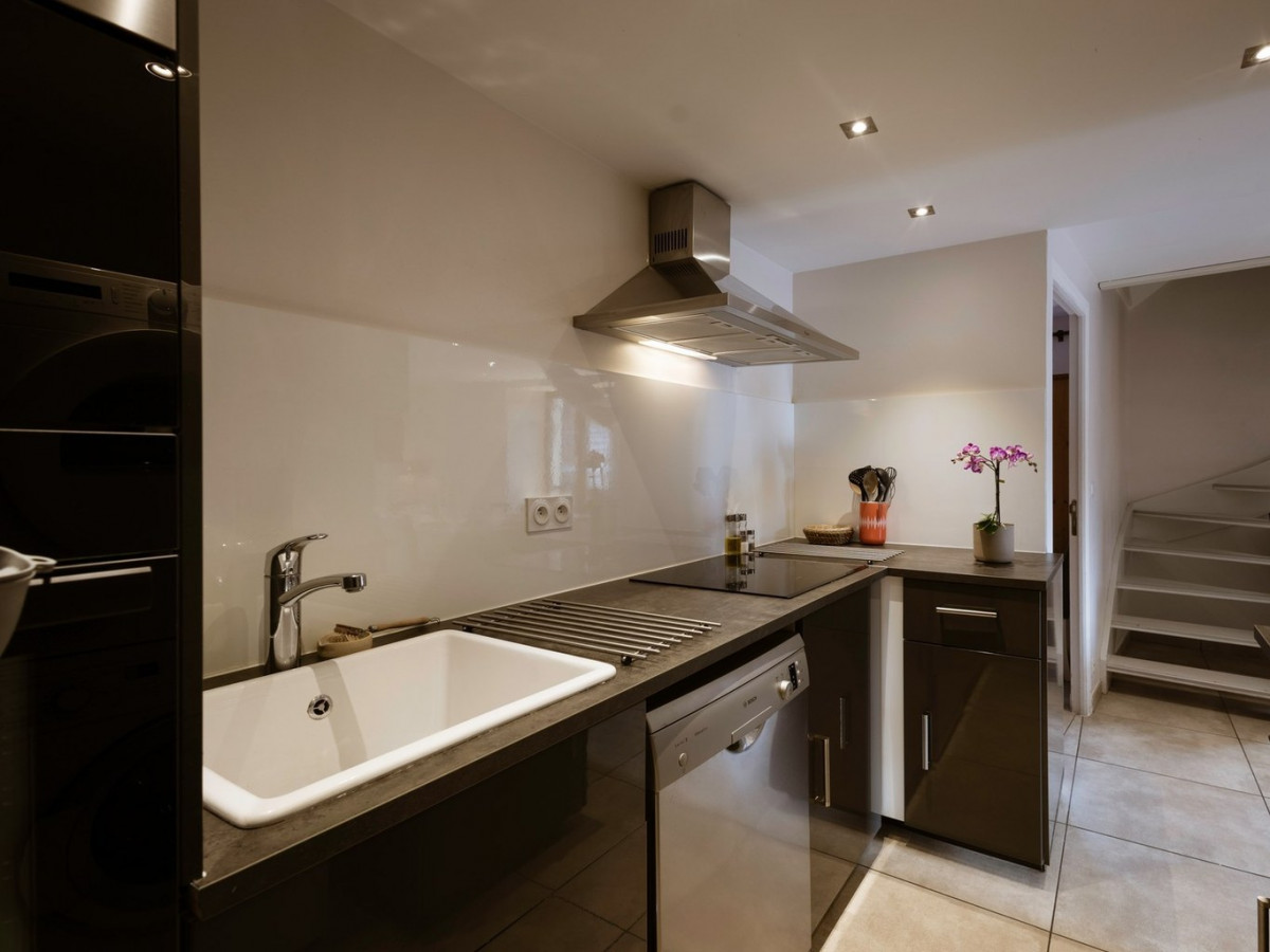 CUISINE - APPARTEMENT LES FERMES DU PLANET 6 - VALLOIRE LES VERNEYS CUISINE - APPARTEMENT LES FERMES DU PLANET 6 - VALLOIRE LES VERNEYS