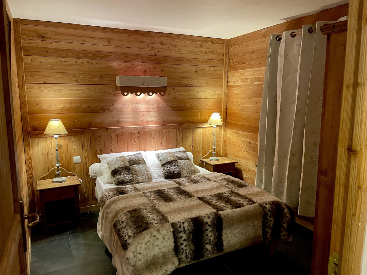 CHAMBRE - CHALET LE NÉVÉ APPARTEMENT 2 - VALLOIRE LES VERNEYS CHAMBRE - CHALET LE NÉVÉ APPARTEMENT 2 - VALLOIRE LES VERNEYS
