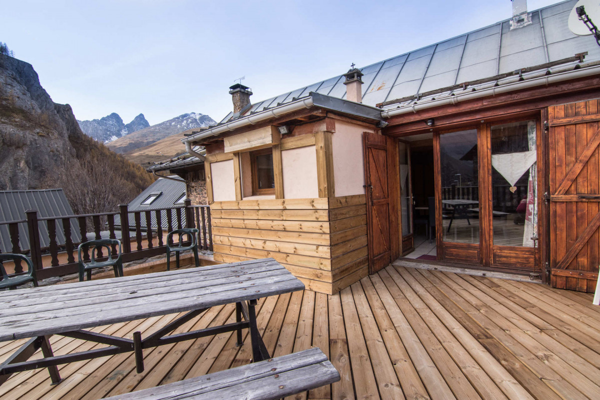 TERRASSE - APPARTEMENT LA POUTRE - VALLOIRE BONNENUIT TERRASSE - APPARTEMENT LA POUTRE - VALLOIRE BONNENUIT
