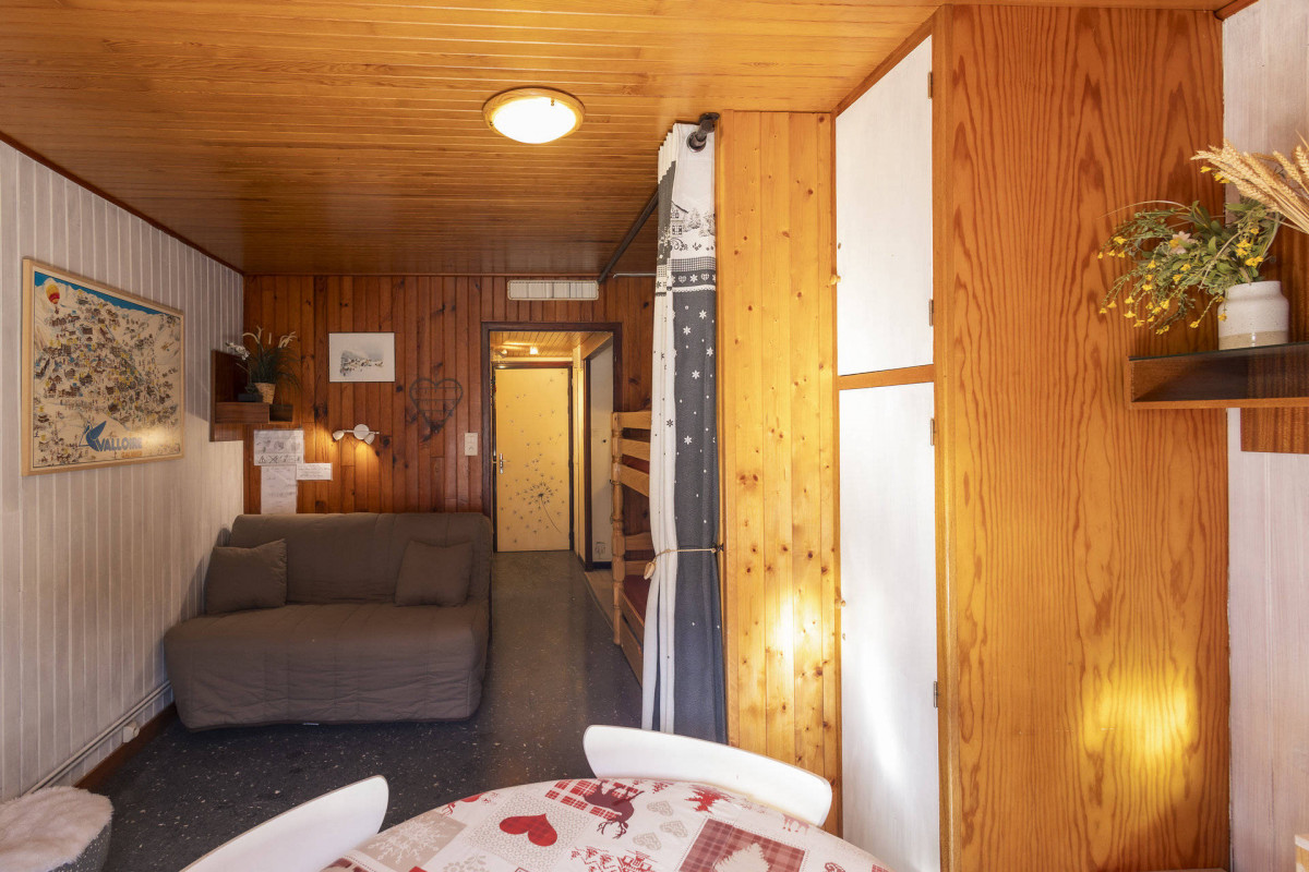 SEJOUR - APPARTEMENT ROYAL NEIGE 20 - VALLOIRE CENTRE - VALLOIRE RESERVATIONS SEJOUR - APPARTEMENT ROYAL NEIGE 20 - VALLOIRE CENTRE - VALLOIRE RESERVATIONS