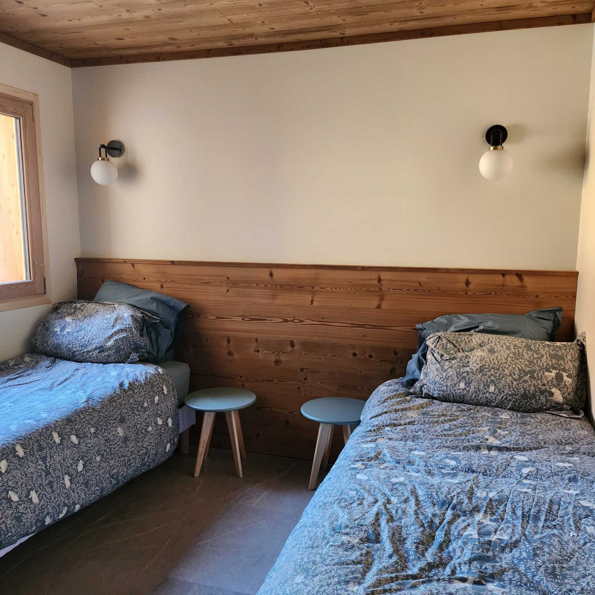 CHAMBRE - CHALET TOTORO - VALLOIRE LE CRET DU SERROZ CHAMBRE - CHALET TOTORO - VALLOIRE LE CRET DU SERROZ
