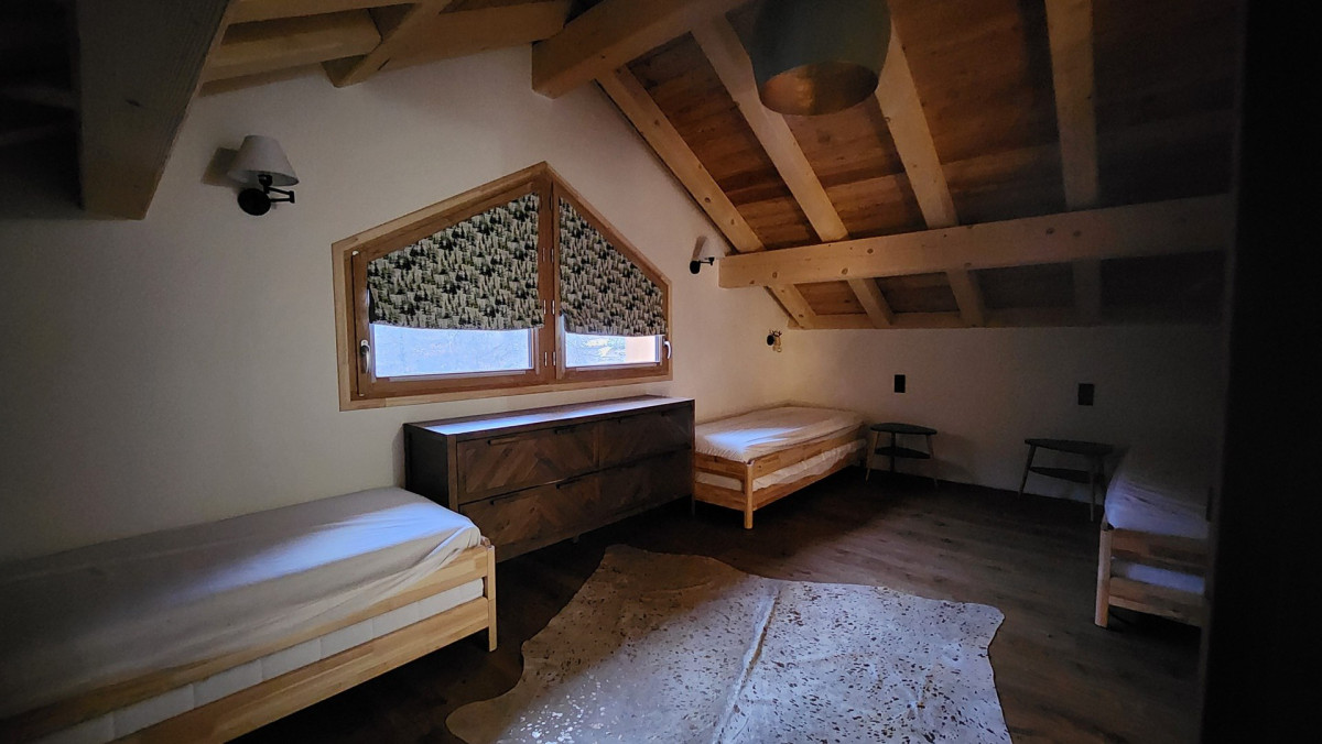 CHAMBRE - CHALET TOTORO - VALLOIRE LE CRET DU SERROZ CHAMBRE - CHALET TOTORO - VALLOIRE LE CRET DU SERROZ