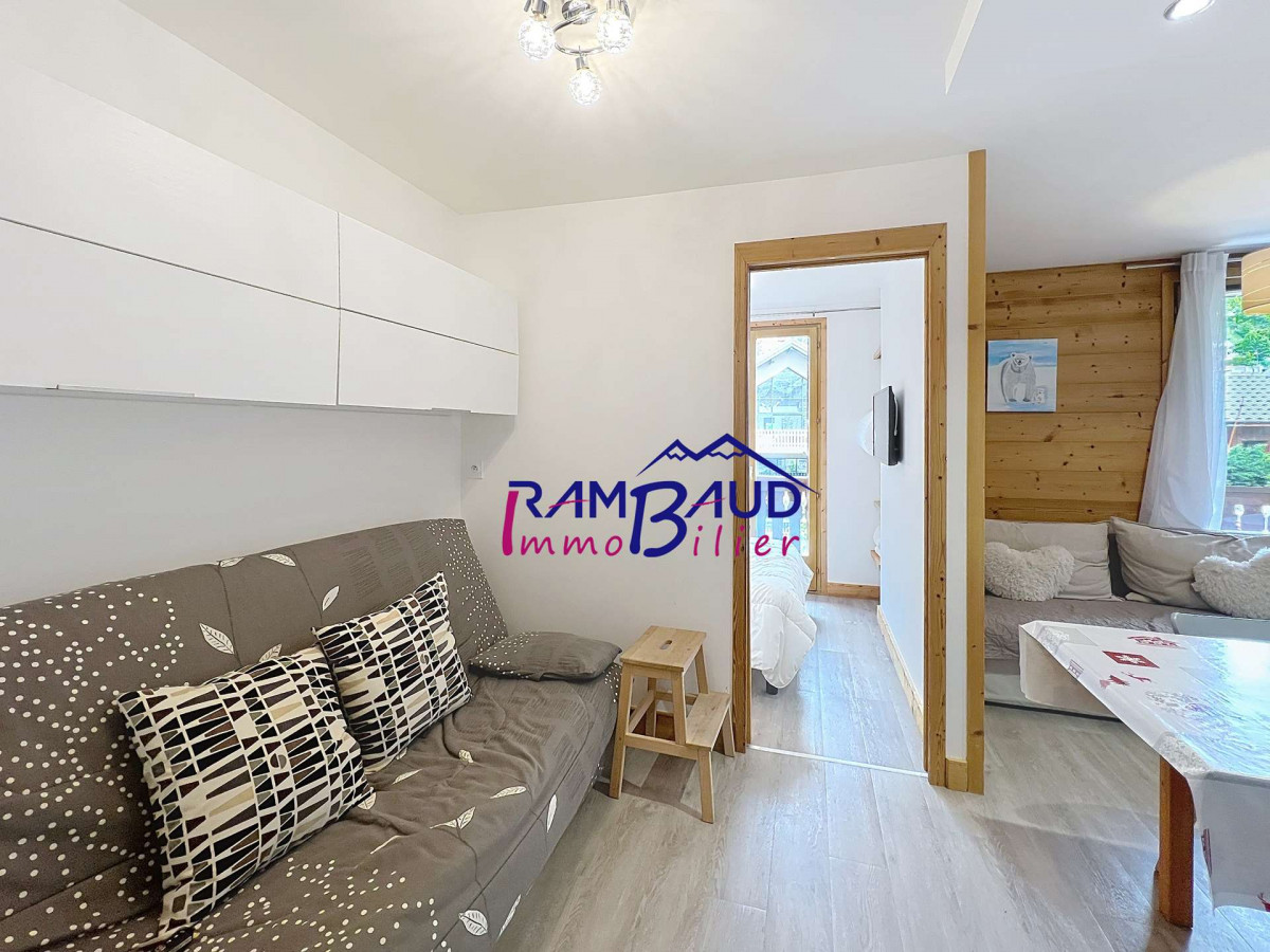 _clients_227345001_photos_164t_37187615