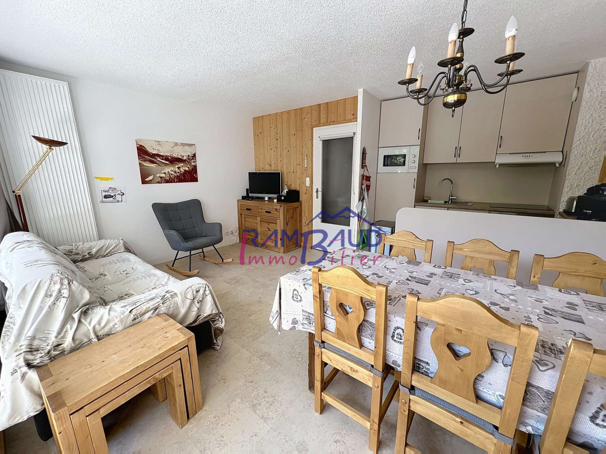 _clients_227345001_photos_223a_35435252