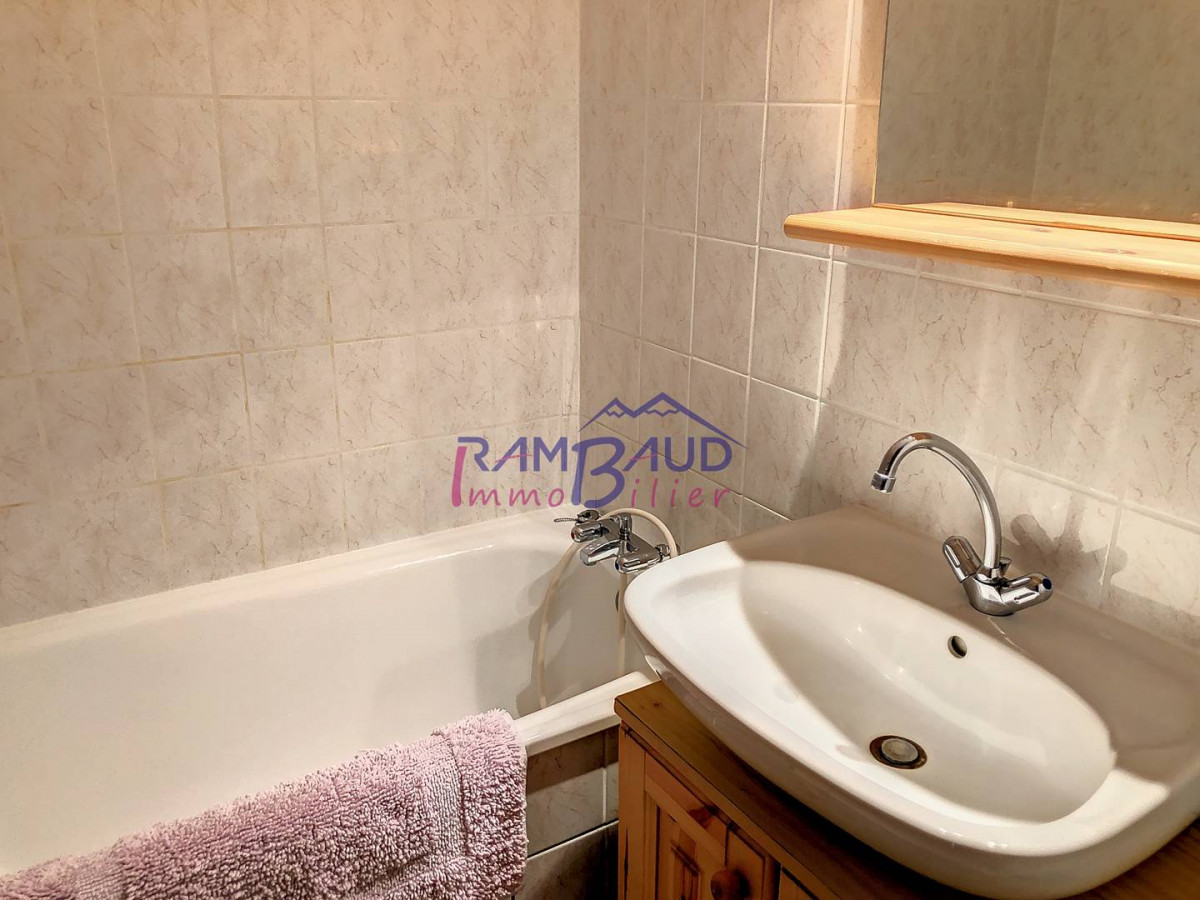 _clients_227345001_photos_279k_34933046