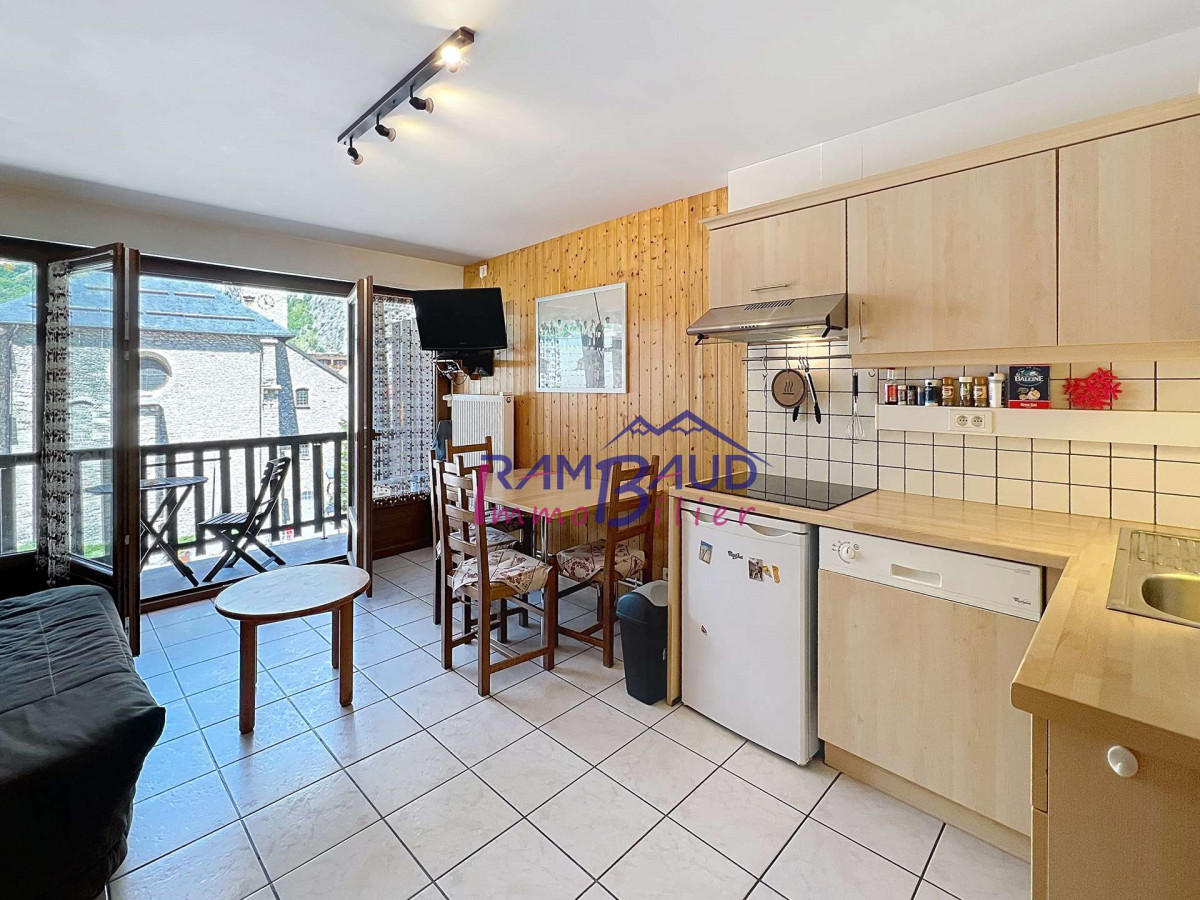 _clients_227345001_photos_284j_35161984