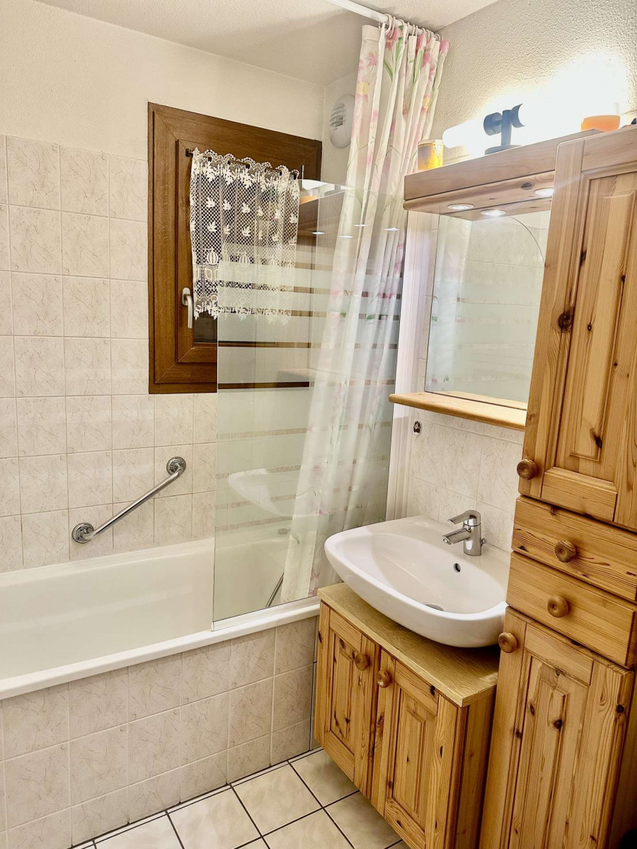 _clients_227345002_photos_14j_35927424