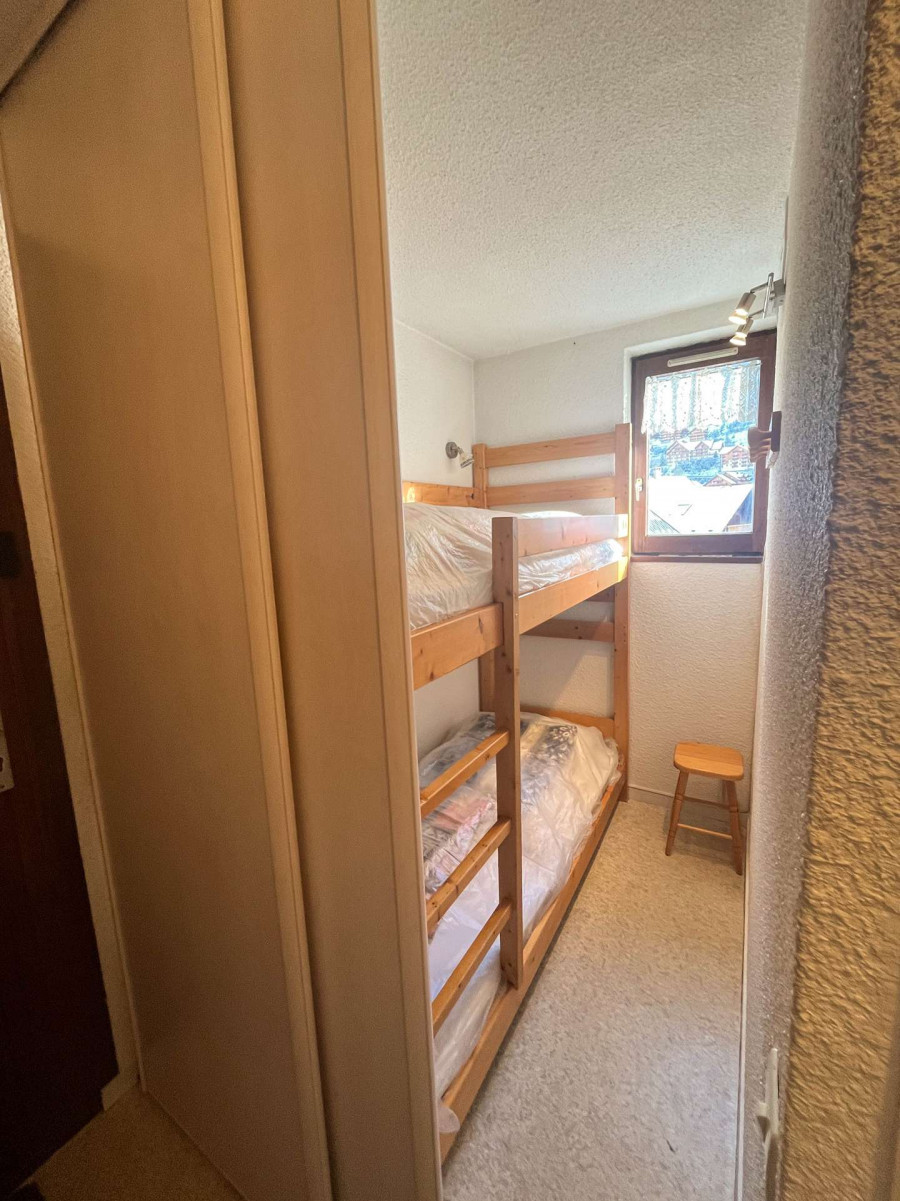 _clients_227345002_photos_73d_37600423