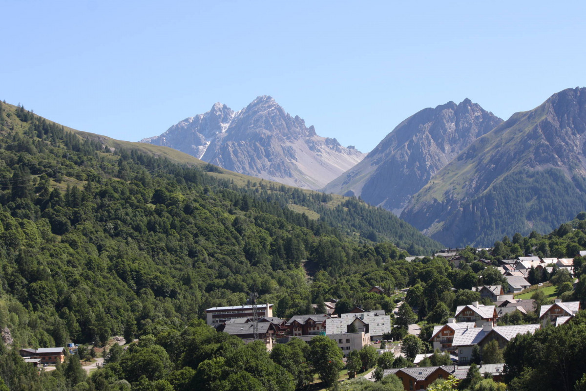 VUE SUR LE GALIBIER - SEJOURS SKI ET MONTAGNE - CHALET VAL LUDI - VALLOIRE