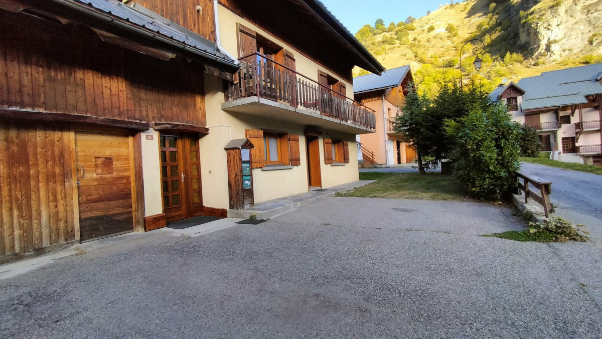VUE 1 CHALET CHEZ ZEBULON - VALLOIRE LA BORGE - VALLOIRE RESERVATIONS VUE 1 CHALET CHEZ ZEBULON - VALLOIRE LA BORGE - VALLOIRE RESERVATIONS