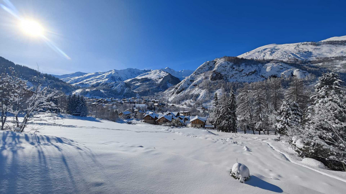 VUE 2 CHALET ESKIMO - VALLOIRE CHOSEAUX VILLE - VALLOIRE RESERVATIONS VUE 2 CHALET ESKIMO - VALLOIRE CHOSEAUX VILLE - VALLOIRE RESERVATIONS