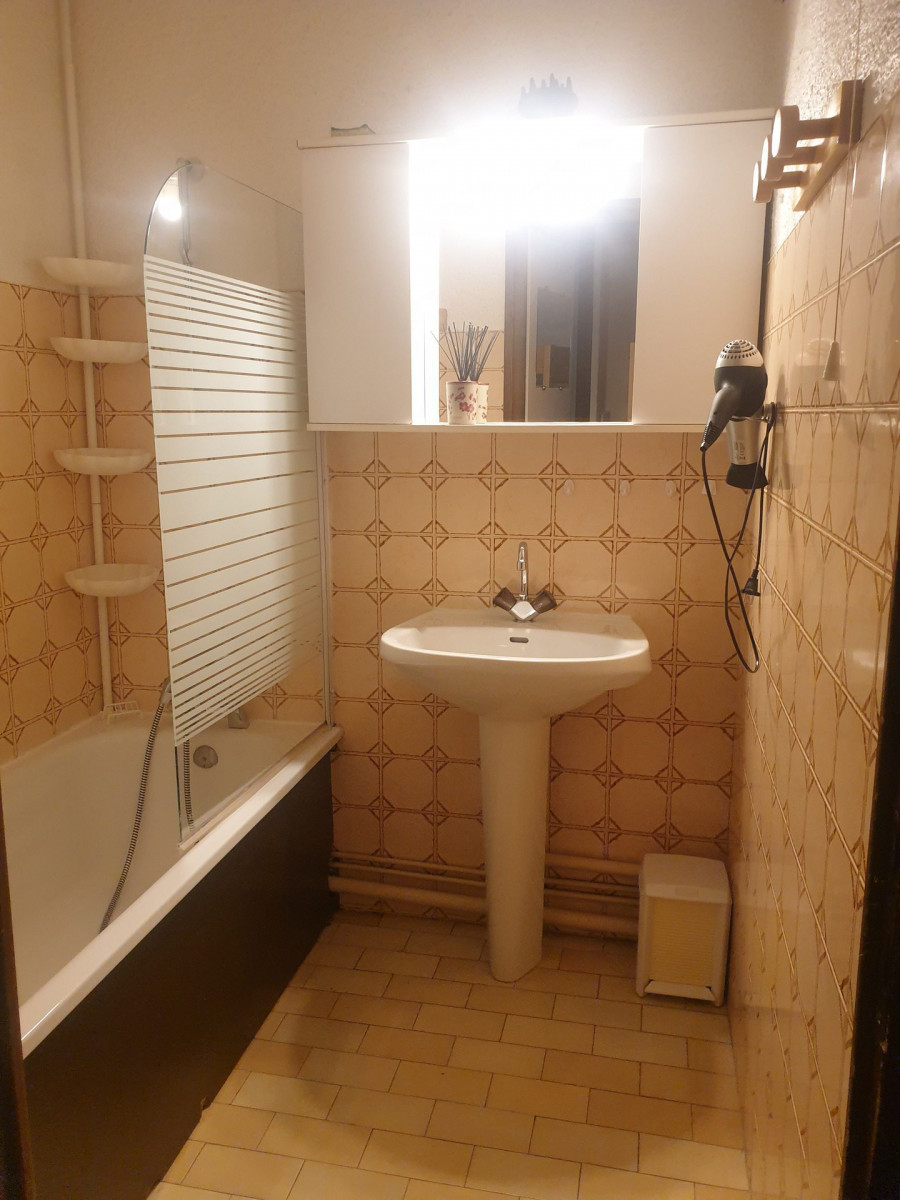 SALLE DE BAINS - STUDIO CRETES 110 - VALLOIRE CENTRE
