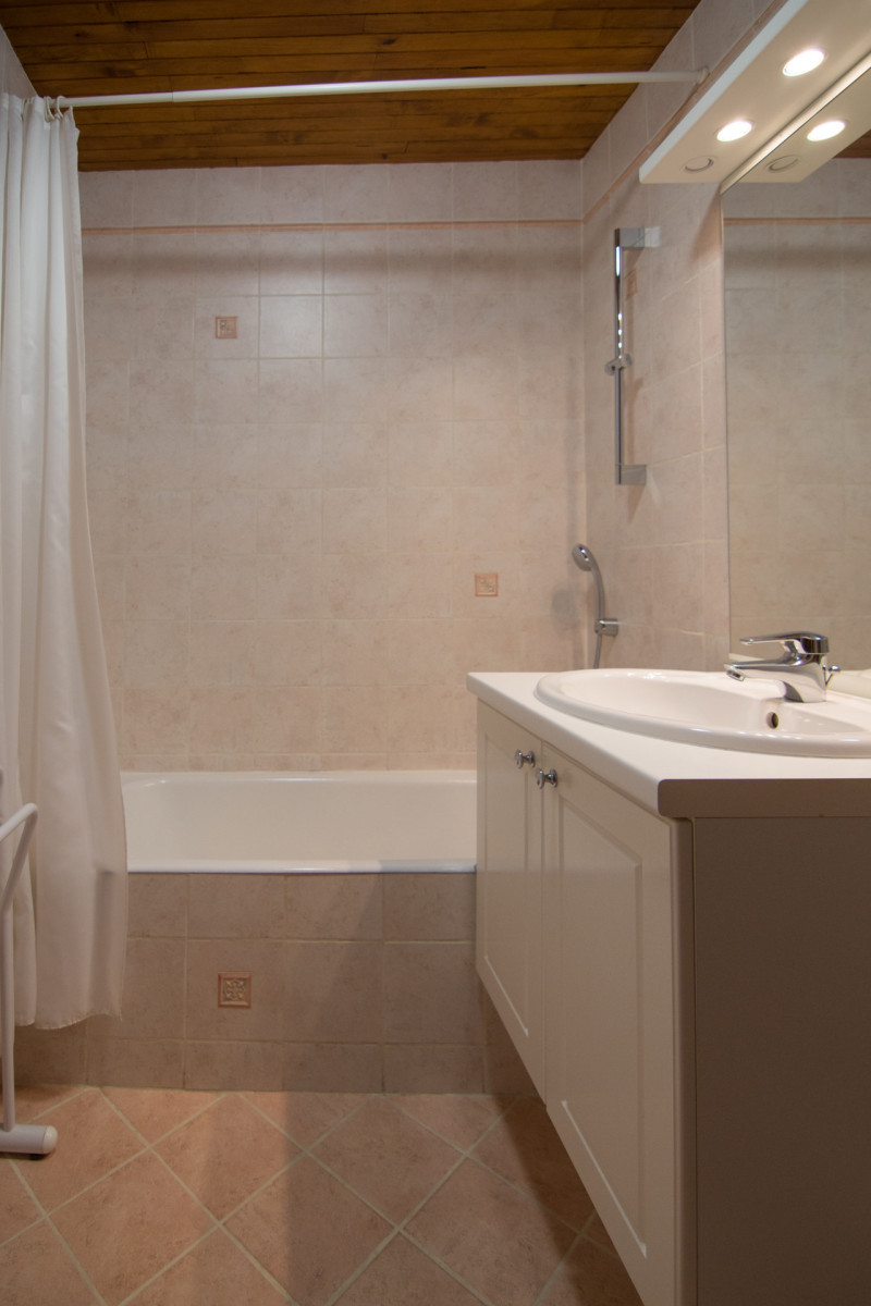SALLE DE BAINS - STUDIO COTAMORE 1 - VALLOIRE CENTRE SALLE DE BAINS - STUDIO COTAMORE 1 - VALLOIRE CENTRE
