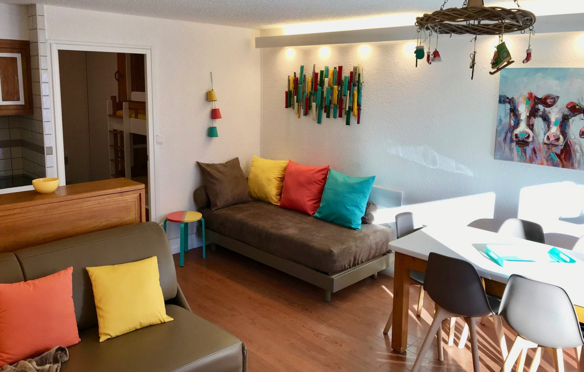 SALON - APPARTEMENT LE PRAZ 19 - VALLOIRE CENTRE - VALLOIRE RESERVATIONS SALON - APPARTEMENT LE PRAZ 19 - VALLOIRE CENTRE - VALLOIRE RESERVATIONS