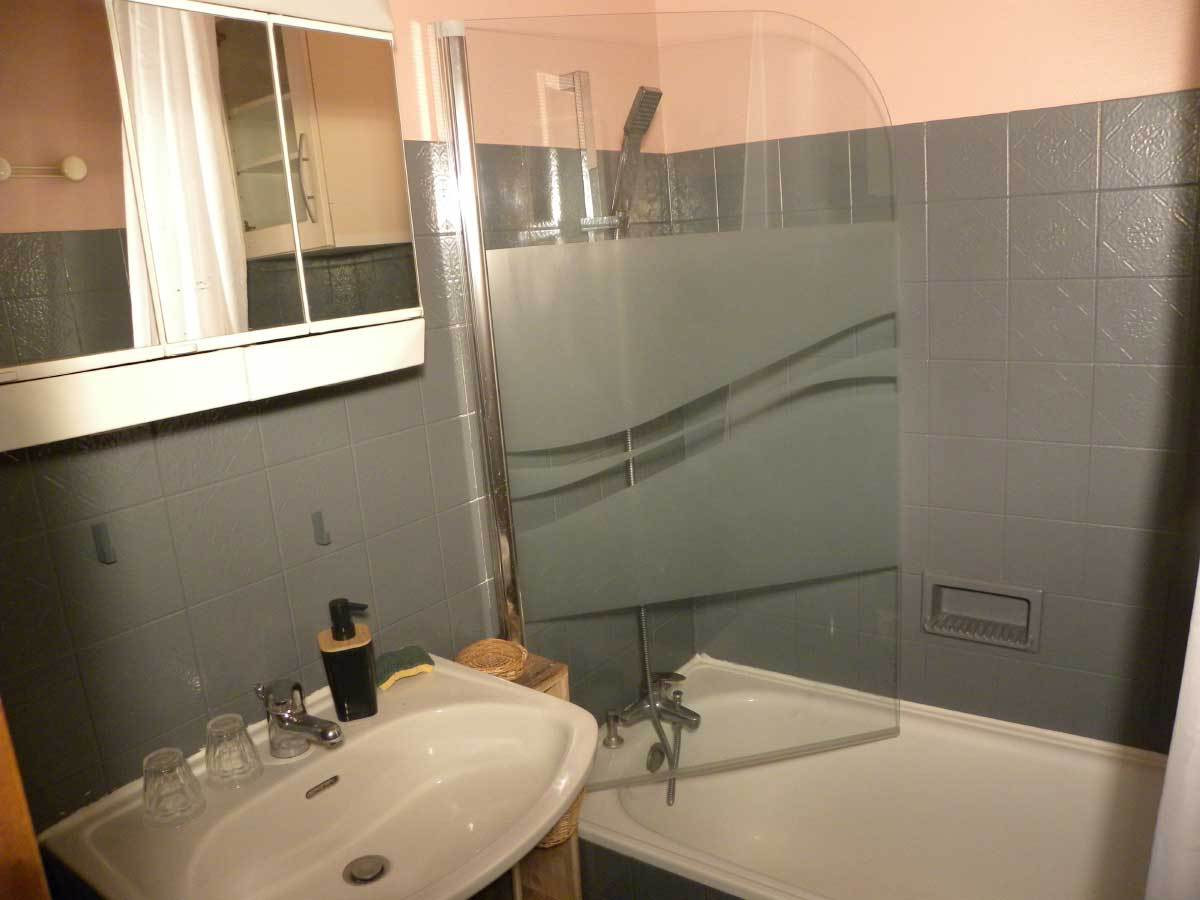 SALLE DE BAINS - APPARTEMENT LA CORDEE 10 - VALLOIRE CENTRE SALLE DE BAINS - APPARTEMENT LA CORDEE 10 - VALLOIRE CENTRE