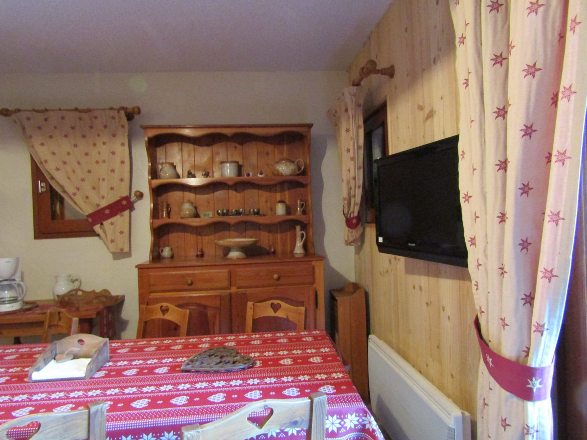 SALON - APPARTEMENT  BERGERS 20 - VALLOIRE CENTRE - VALLOIRE RESERVATIONS SALON - APPARTEMENT  BERGERS 20 - VALLOIRE CENTRE - VALLOIRE RESERVATIONS