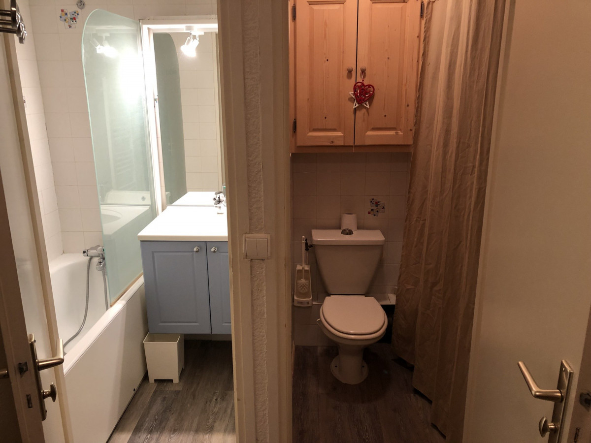 SALLE DE BAIN - APPARTEMENT  BERGERS 71 - VALLOIRE CENTRE SALLE DE BAIN - APPARTEMENT  BERGERS 71 - VALLOIRE CENTRE