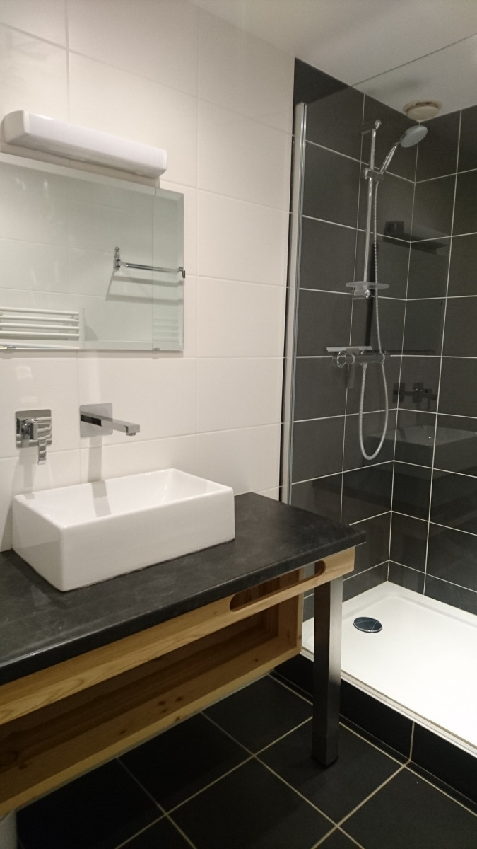 SALLE D'EAU - APPARTEMENT CRET DE PERE N°17 - VALLOIRE CENTRE SALLE D'EAU - APPARTEMENT CRET DE PERE N°17 - VALLOIRE CENTRE