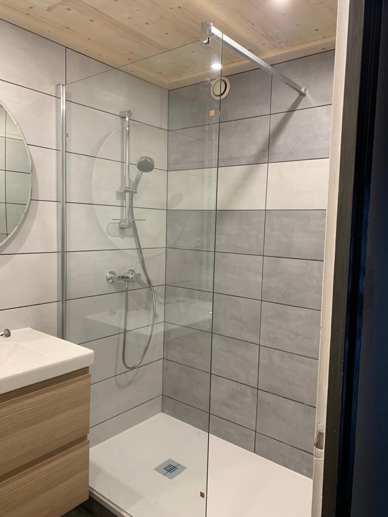 SALLE D'EAU - VAL D'AUREA 48 - VALLOIRE CENTRE SALLE D'EAU - VAL D'AUREA 48 - VALLOIRE CENTRE