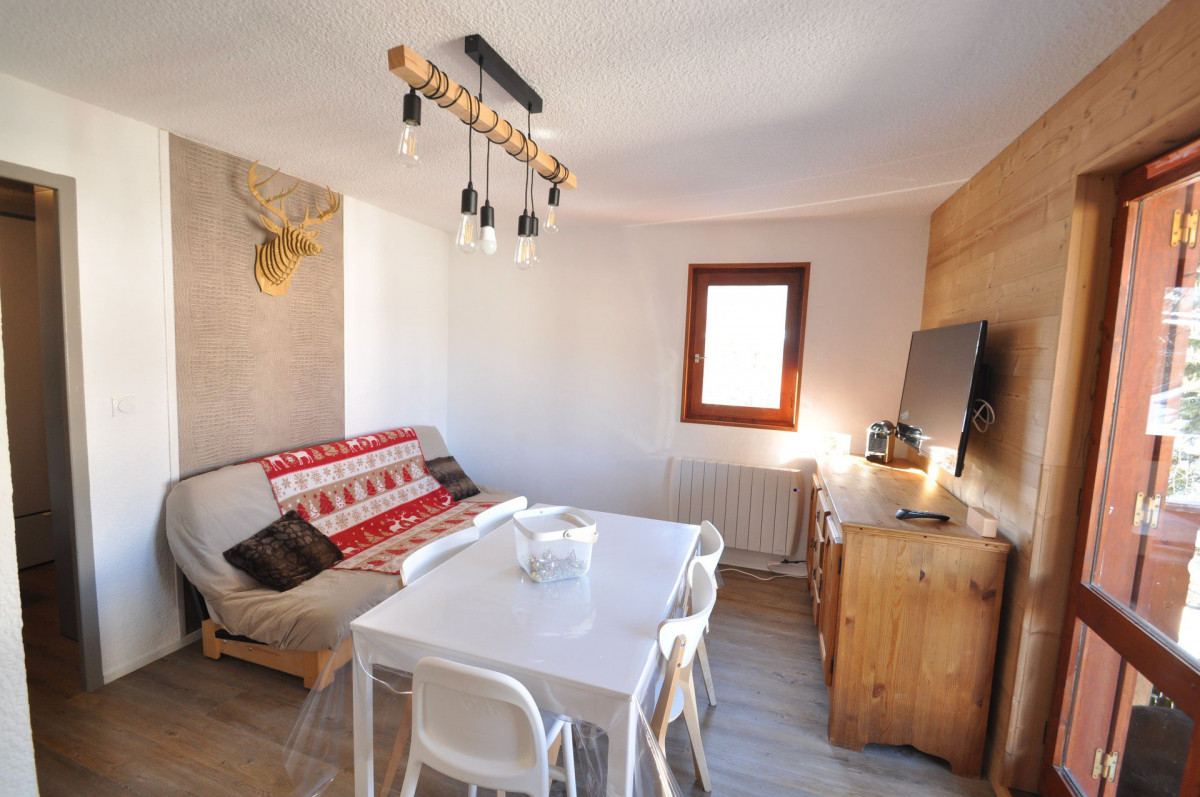 SALON - STUDIO CARENE 4 - VALLOIRE CENTRE - VALLOIRE RESERVATIONS SALON - STUDIO CARENE 4 - VALLOIRE CENTRE - VALLOIRE RESERVATIONS