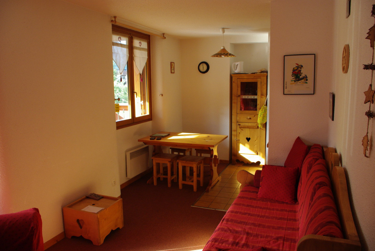 SALON - STUDIO BON ACCUEIL 11 - VALLOIRE CENTRE - VALLOIRE RESERVATIONS SALON - STUDIO BON ACCUEIL 11 - VALLOIRE CENTRE - VALLOIRE RESERVATIONS