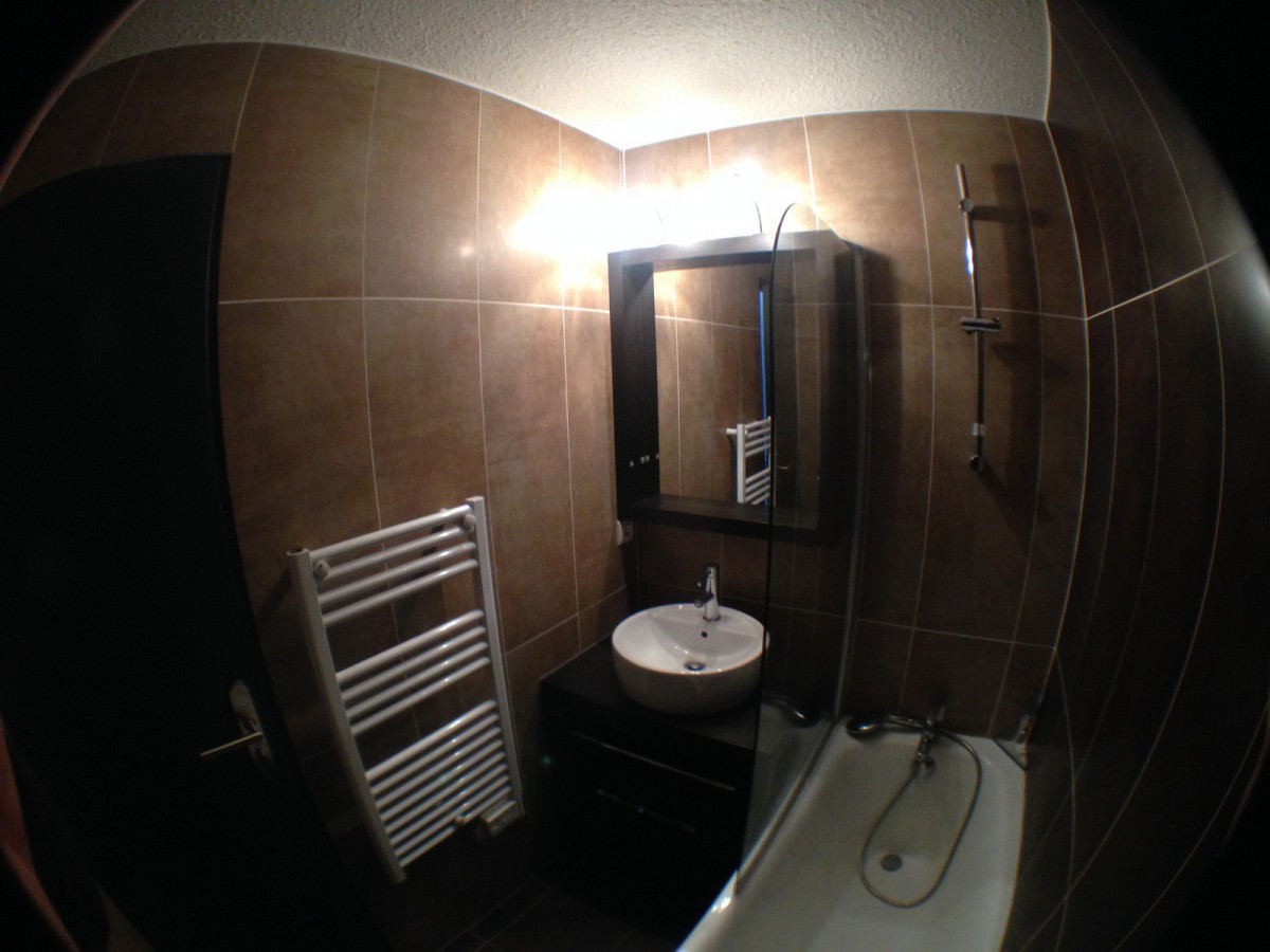 SALLE DE BAIN - APPARTEMENT BETELGEUSE 85 - VALLOIRE CENTRE SALLE DE BAIN - APPARTEMENT BETELGEUSE 85 - VALLOIRE CENTRE