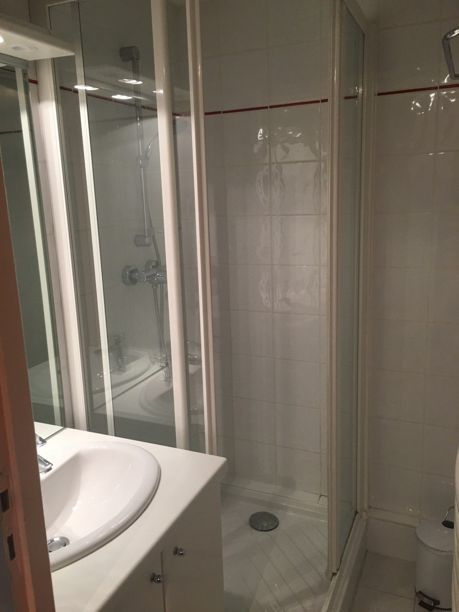 SALLE D'EAU - STUDIO BETELGEUSE 62 - VALLOIRE CENTRE SALLE D'EAU - STUDIO BETELGEUSE 62 - VALLOIRE CENTRE