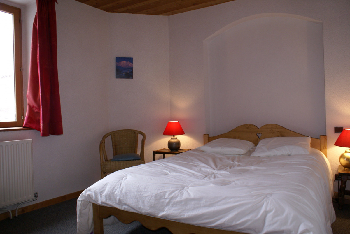 CHAMBRE - APPARTEMENT CHALET 1 - VALLOIRE CENTRE - VALLOIRE RESERVATIONS CHAMBRE - APPARTEMENT CHALET 1 - VALLOIRE CENTRE - VALLOIRE RESERVATIONS