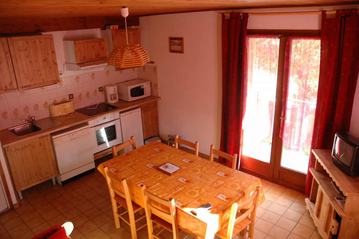CUISINE - APPARTEMENT ALPAGES 4 - VALLOIRE CENTRE - VALLOIRE RESERVATIONS CUISINE - APPARTEMENT ALPAGES 4 - VALLOIRE CENTRE - VALLOIRE RESERVATIONS