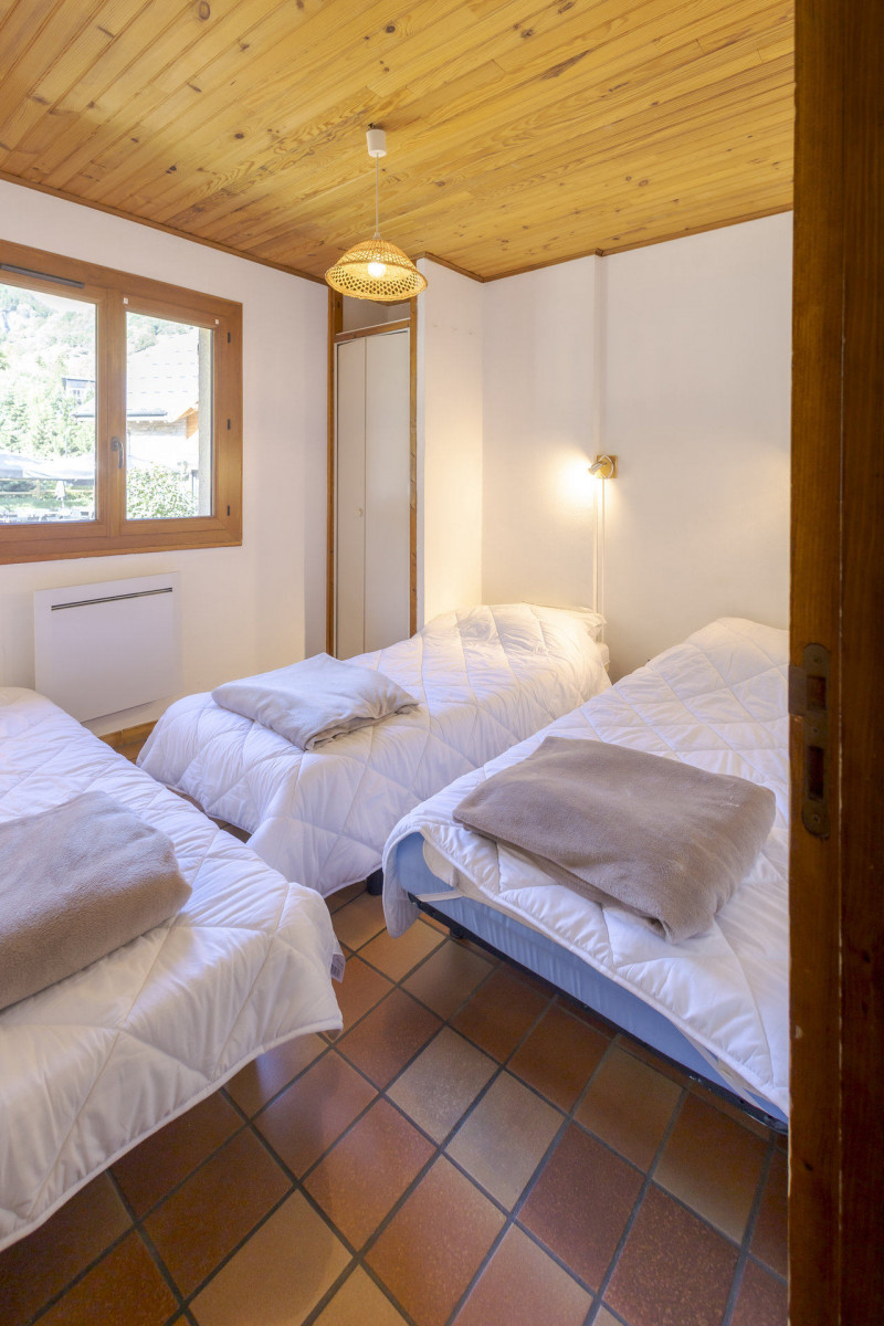 CHAMBRE 2 - APPARTEMENT ALPAGES 4 - VALLOIRE CENTRE CHAMBRE 2 - APPARTEMENT ALPAGES 4 - VALLOIRE CENTRE