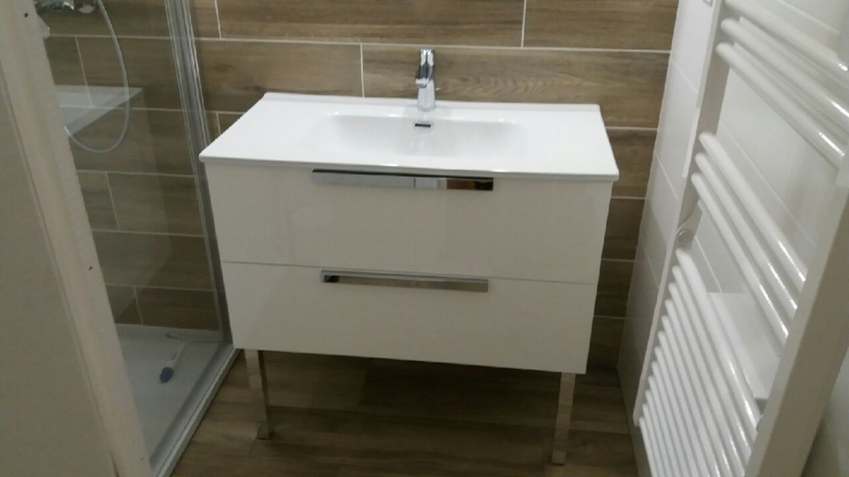 SALLE D'EAU - APPARTEMENT ALPAGES 7 - VALLOIRE CENTRE SALLE D'EAU - APPARTEMENT ALPAGES 7 - VALLOIRE CENTRE