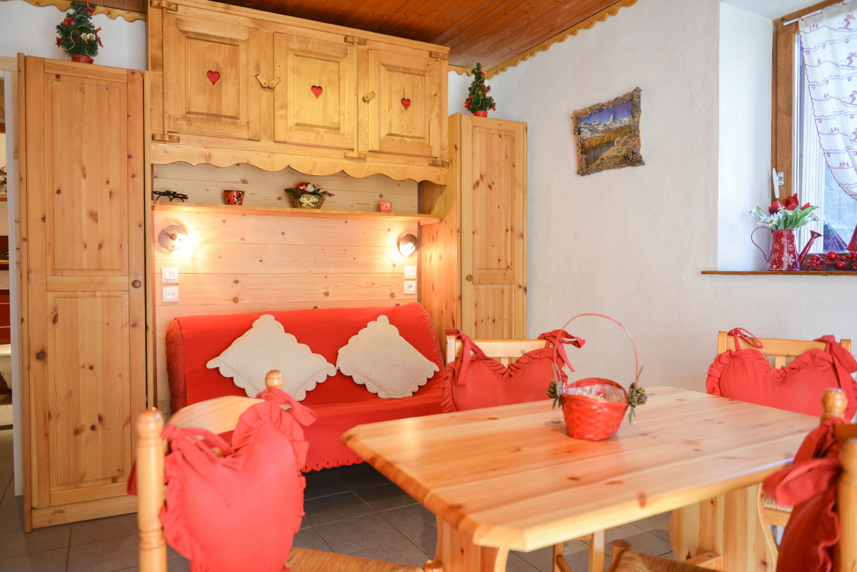 SALON - STUDIO LES ECRINS 2 - VALLOIRE CENTRE - VALLOIRE RESERVATIONS SALON - STUDIO LES ECRINS 2 - VALLOIRE CENTRE - VALLOIRE RESERVATIONS