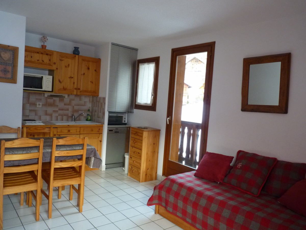 SALON - STUDIO Z'ESHERRION 18 - VALLOIRE CENTRE - VALLOIRE RESERVATIONS SALON - STUDIO Z'ESHERRION 18 - VALLOIRE CENTRE - VALLOIRE RESERVATIONS