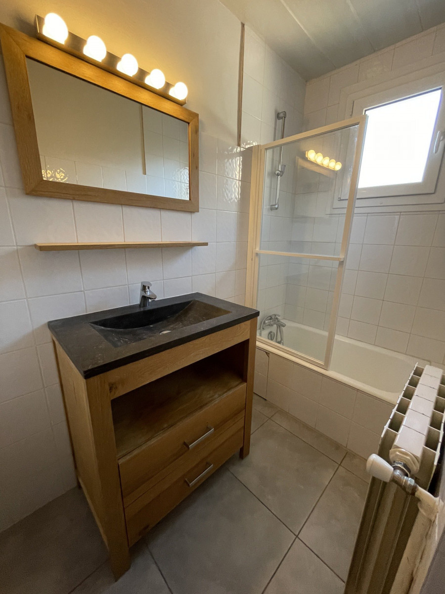 SALLE DE BAINS - CHALET ANGE N°2 - VALLOIRE CENTRE SALLE DE BAINS - CHALET ANGE N°2 - VALLOIRE CENTRE