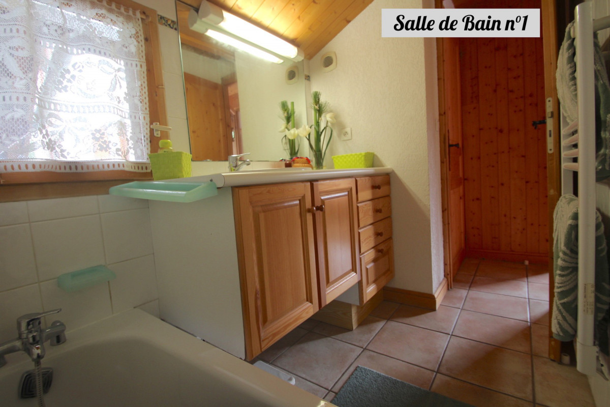 SALLE DE BAIN- CHALET REGAIN - VALLOIRE CENTRE SALLE DE BAIN- CHALET REGAIN - VALLOIRE CENTRE