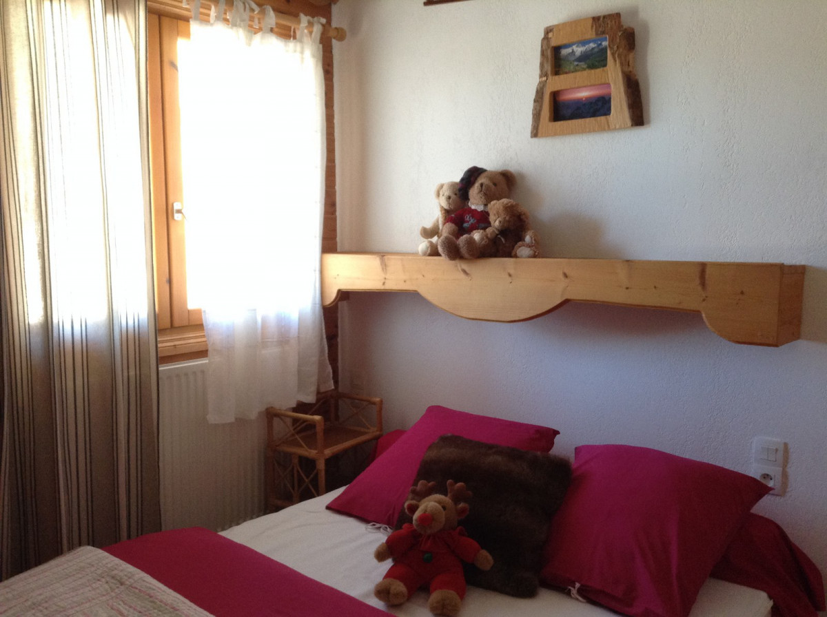 CHAMBRE 2 - APPARTEMENT OREE DES PISTES N°4 - VALLOIRE CENTRE - VALLOIRE RESERVATIONS CHAMBRE 2 - APPARTEMENT OREE DES PISTES N°4 - VALLOIRE CENTRE - VALLOIRE RESERVATIONS