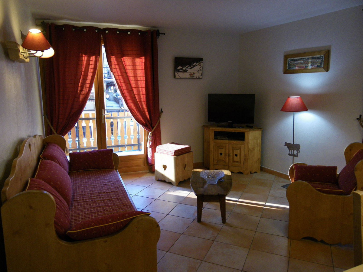 SALON - APPARTEMENT RAPIN ALAIN - VALLOIRE CENTRE - VALLOIRE RESERVATIONS SALON - APPARTEMENT RAPIN ALAIN - VALLOIRE CENTRE - VALLOIRE RESERVATIONS