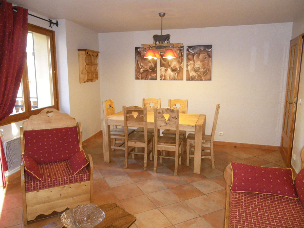 SALON - APPARTEMENT RAPIN ALAIN - VALLOIRE CENTRE - VALLOIRE RESERVATIONS SALON - APPARTEMENT RAPIN ALAIN - VALLOIRE CENTRE - VALLOIRE RESERVATIONS